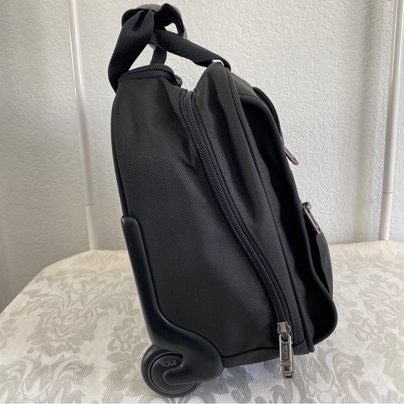 Tumi laptop bag - Picture 5 of 14